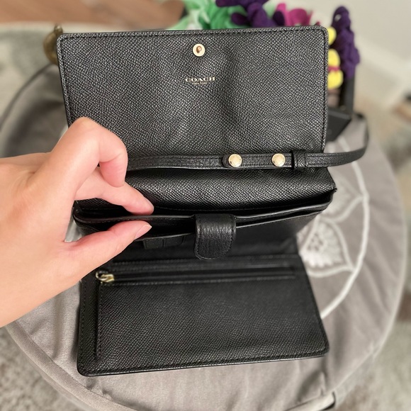Coach Wristlet Wallet / Smartphone Crossbody - Picture 11 of 14